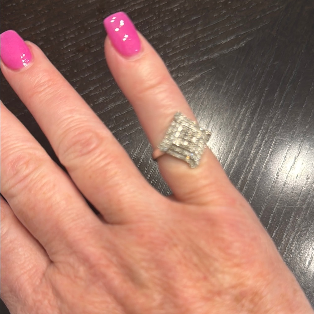 Elegant Silver Diamond Ring
